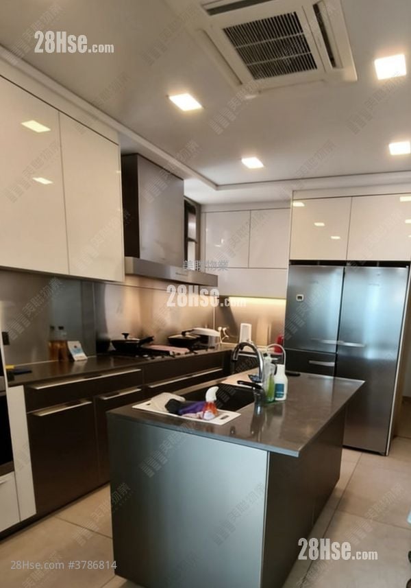 厨房: Grand YOHO 售盘 5+ 房 , 4 浴室 2,038 平方尺