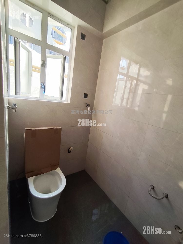 单幢楼房 租盘 1 房 , 1 浴室 275 平方尺