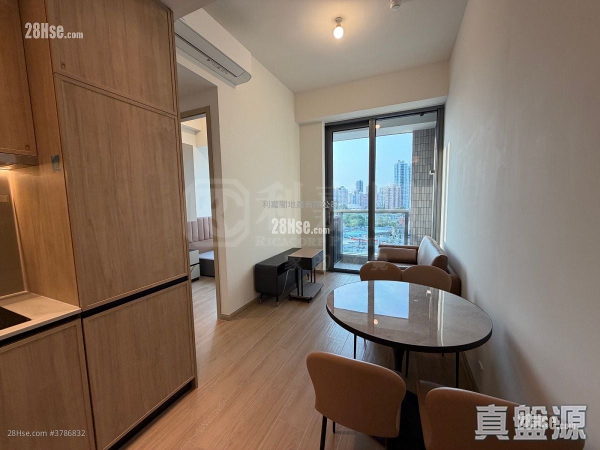 Hava Sell 2 Bedrooms , 1 Bathroom 395 ft²