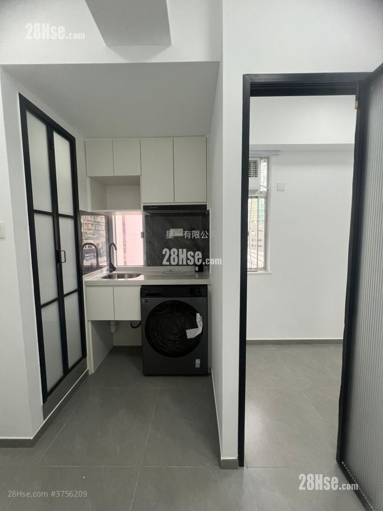 Honland Building Rental 2 Bedrooms , 1 Bathroom 160 ft²