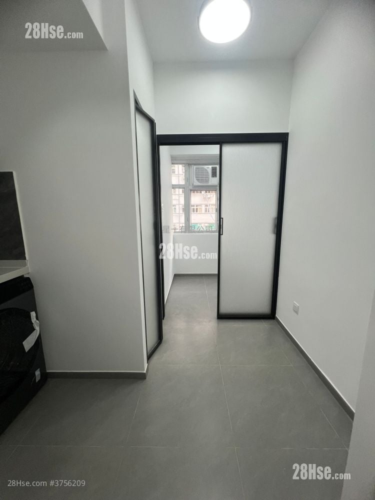 Honland Building Rental 2 Bedrooms , 1 Bathroom 160 ft²