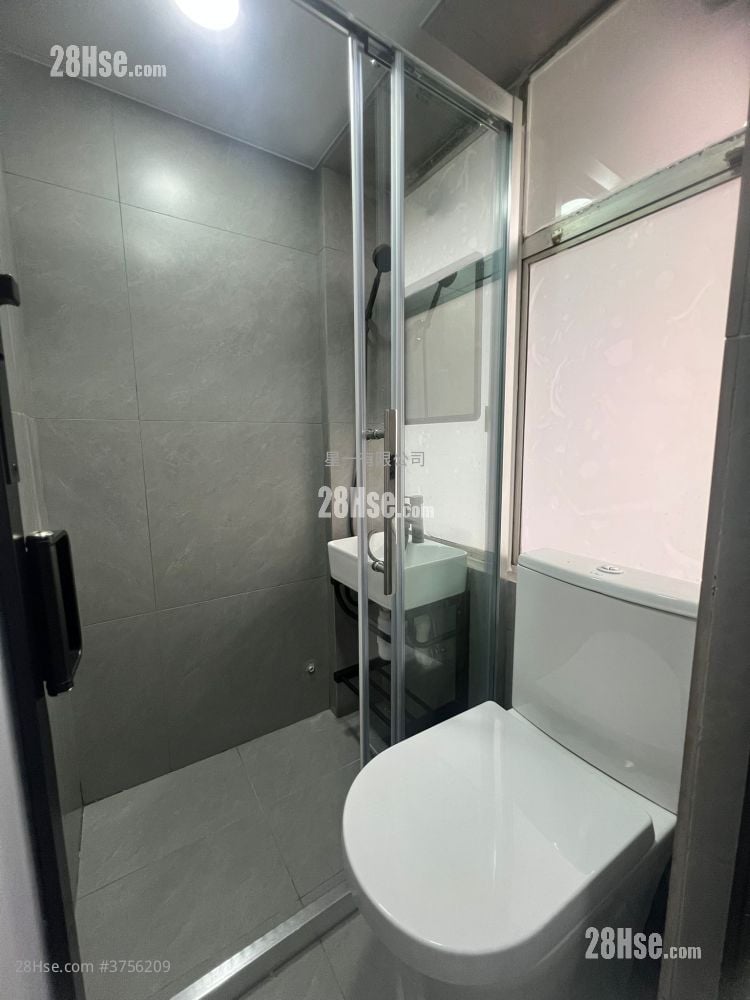 Honland Building Rental 2 Bedrooms , 1 Bathroom 160 ft²