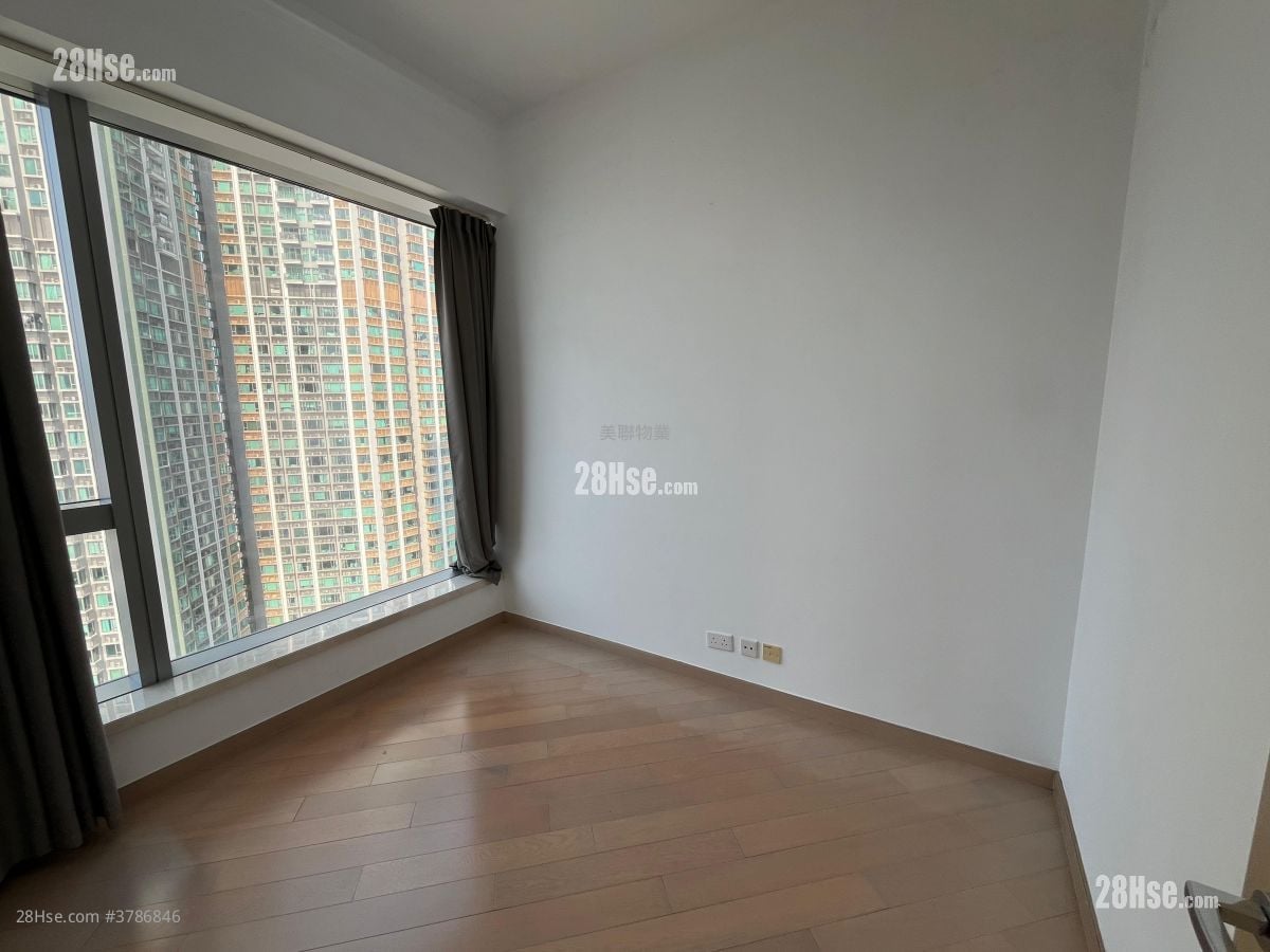 The Cullinan Sell 3 Bedrooms , 2 Bathrooms 875 ft²