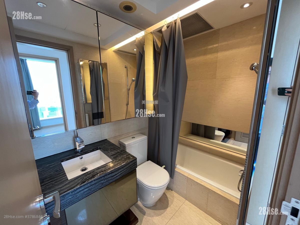 The Cullinan Sell 3 Bedrooms , 2 Bathrooms 875 ft²