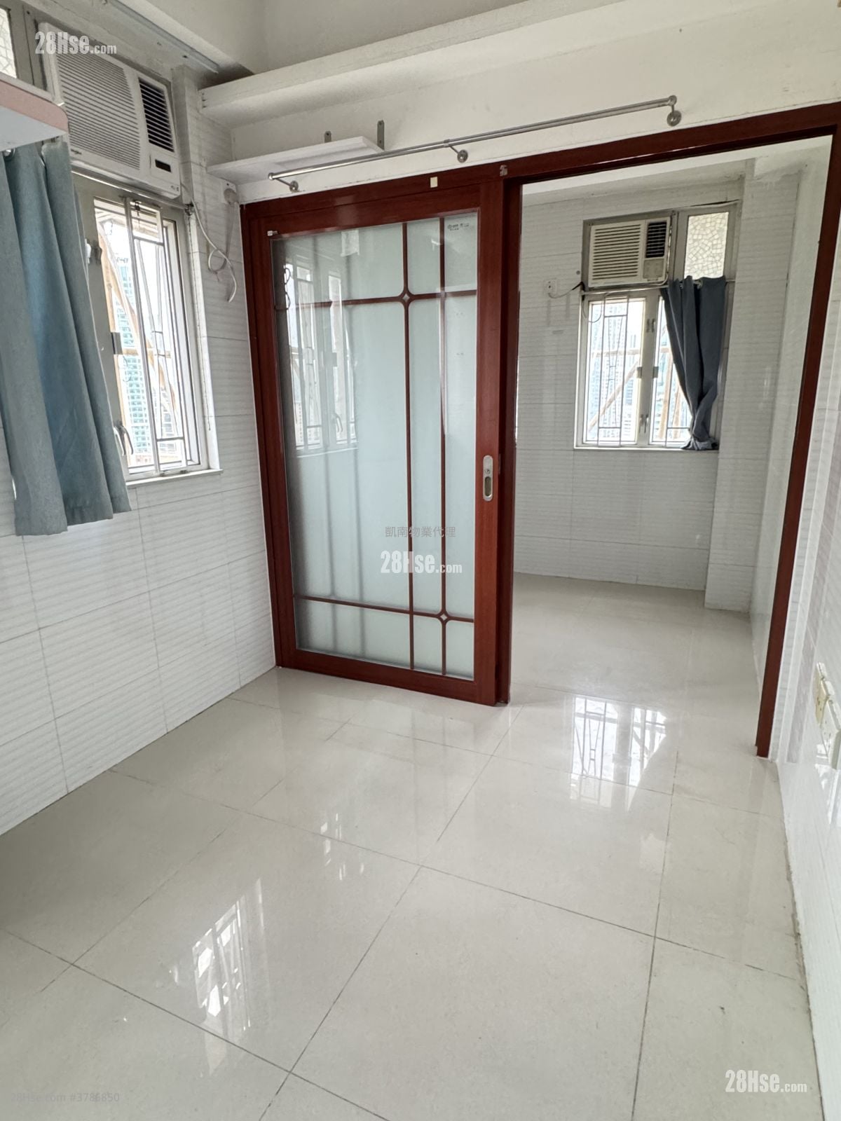 周合成大厦 售盘 306 平方尺