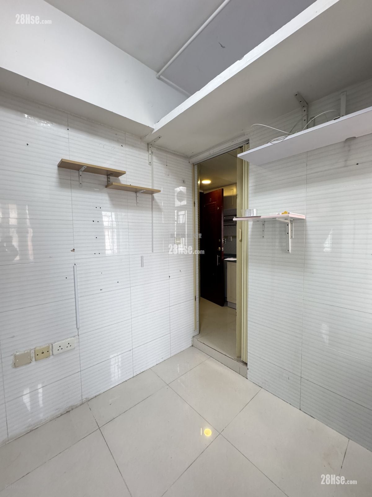 周合成大厦 售盘 306 平方尺