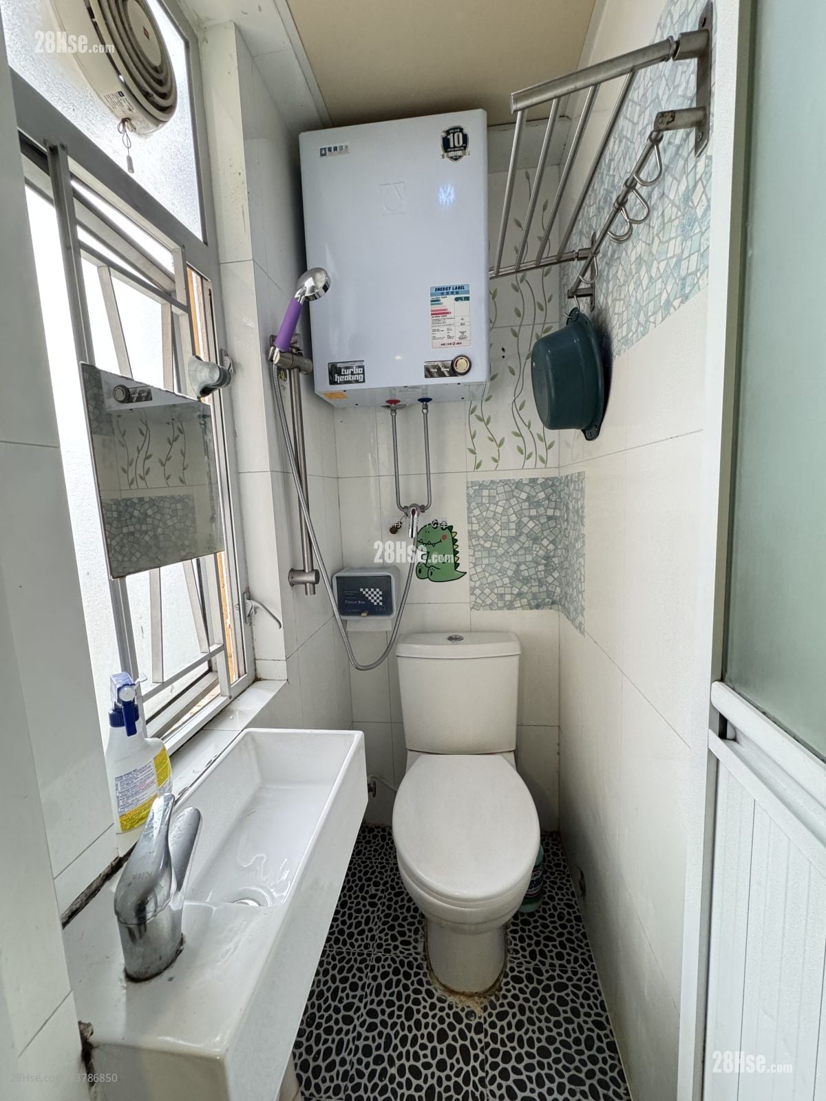 周合成大厦 售盘 306 平方尺