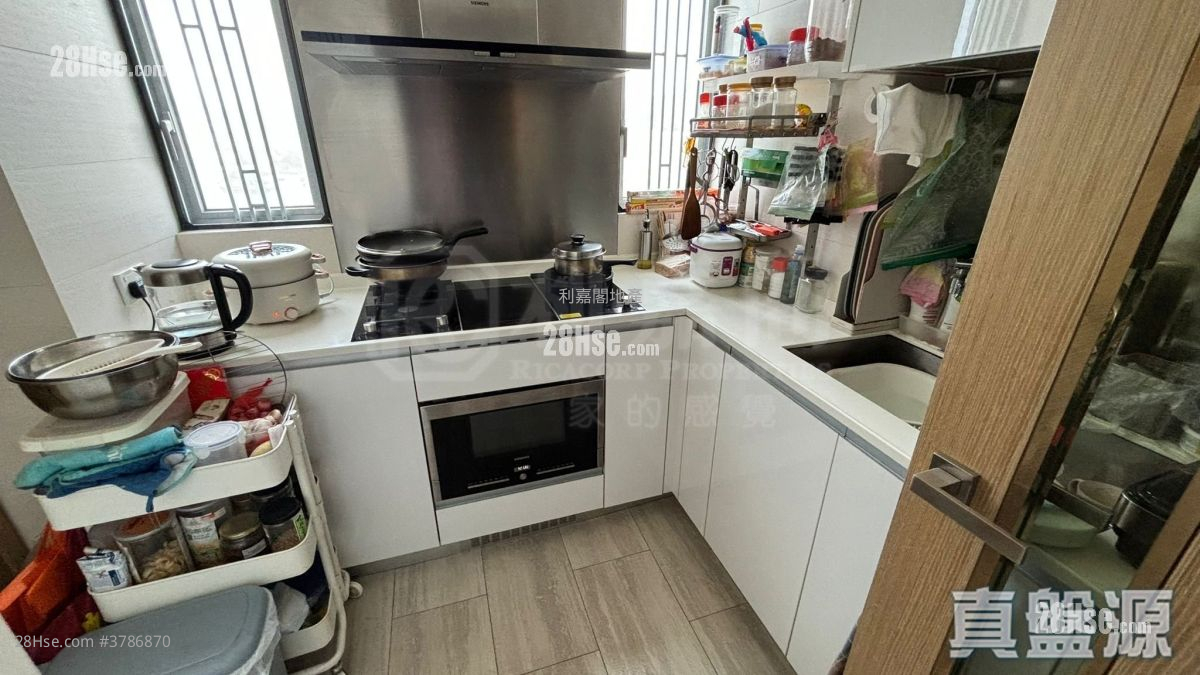 Peninsula East 售盘 4 房 999 平方尺