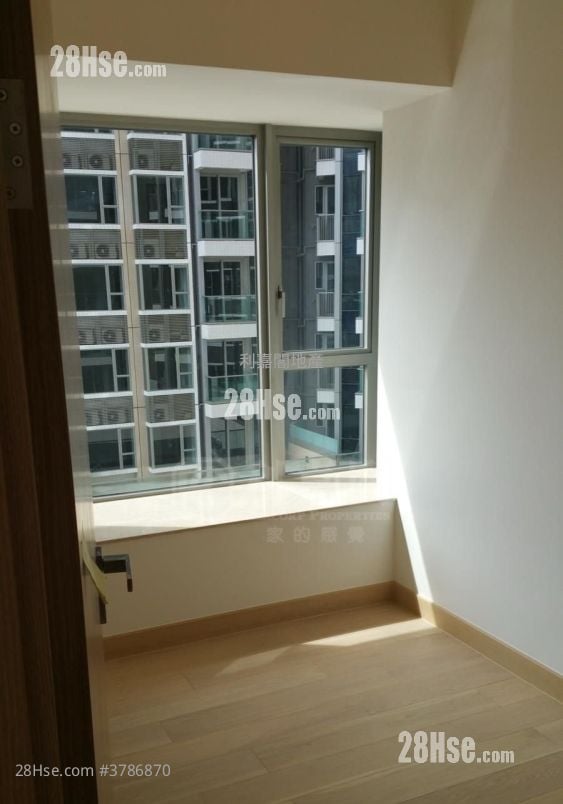 Peninsula East 售盘 4 房 999 平方尺