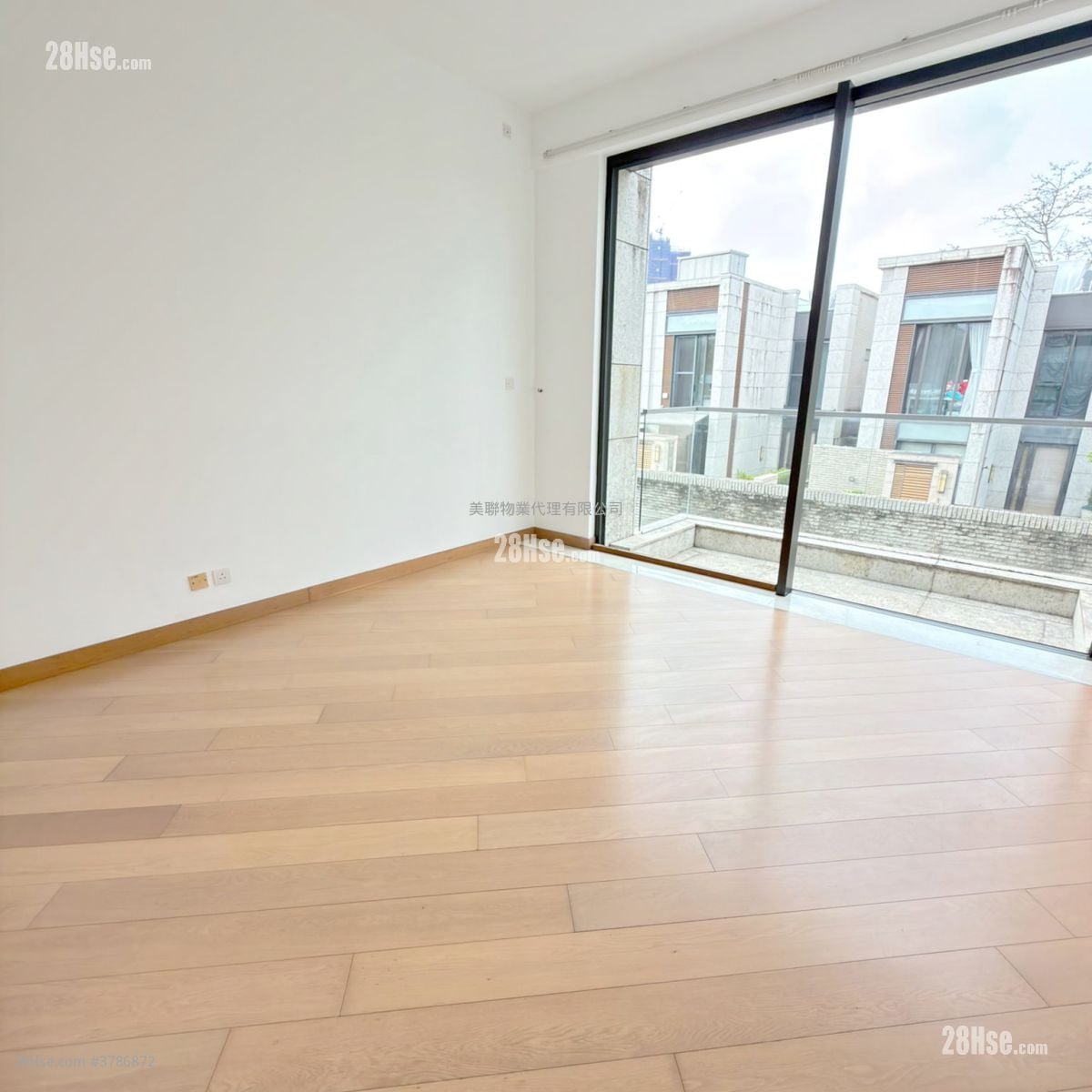 天峦 租盘 3 房 , 5+ 浴室 1,576 平方尺