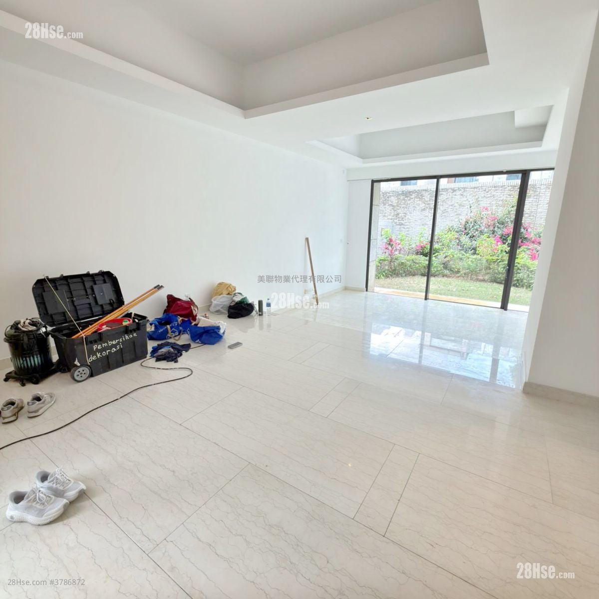 天峦 租盘 3 房 , 5+ 浴室 1,576 平方尺