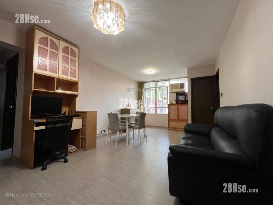 Kam Fung Court Sell 3 Bedrooms , 2 Bathrooms 647 ft²