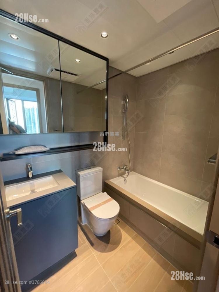 Lp6 Sell 2 Bedrooms , 1 Bathroom 463 ft²