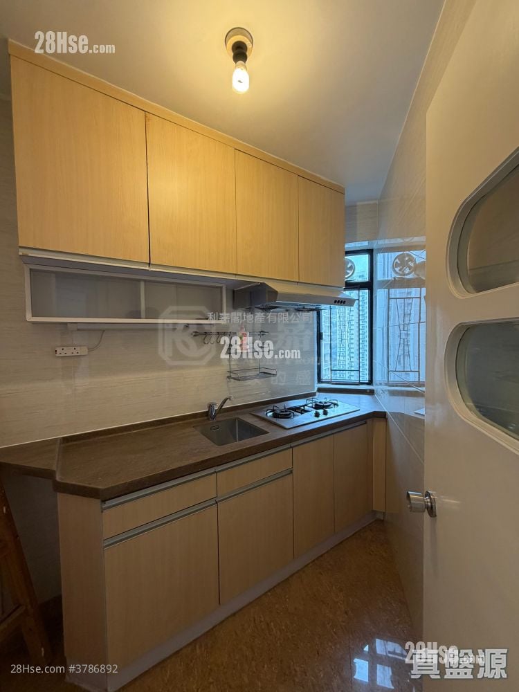 Kornhill Sell 2 Bedrooms , 1 Bathroom 461 ft²