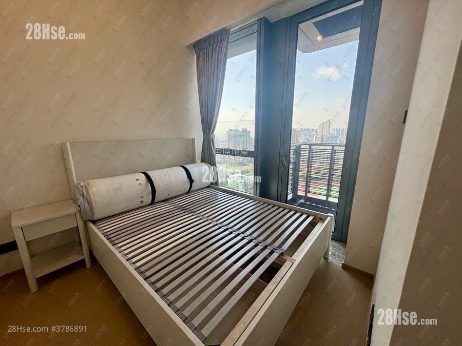 In One Rental 2 Bedrooms , 1 Bathroom 522 ft²