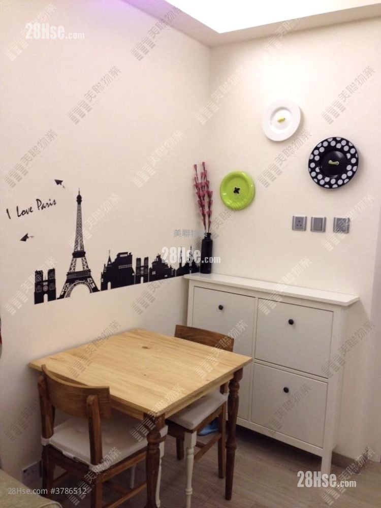 Tuen Mun Town Plaza Sell 2 Bedrooms , 1 Bathroom 325 ft²