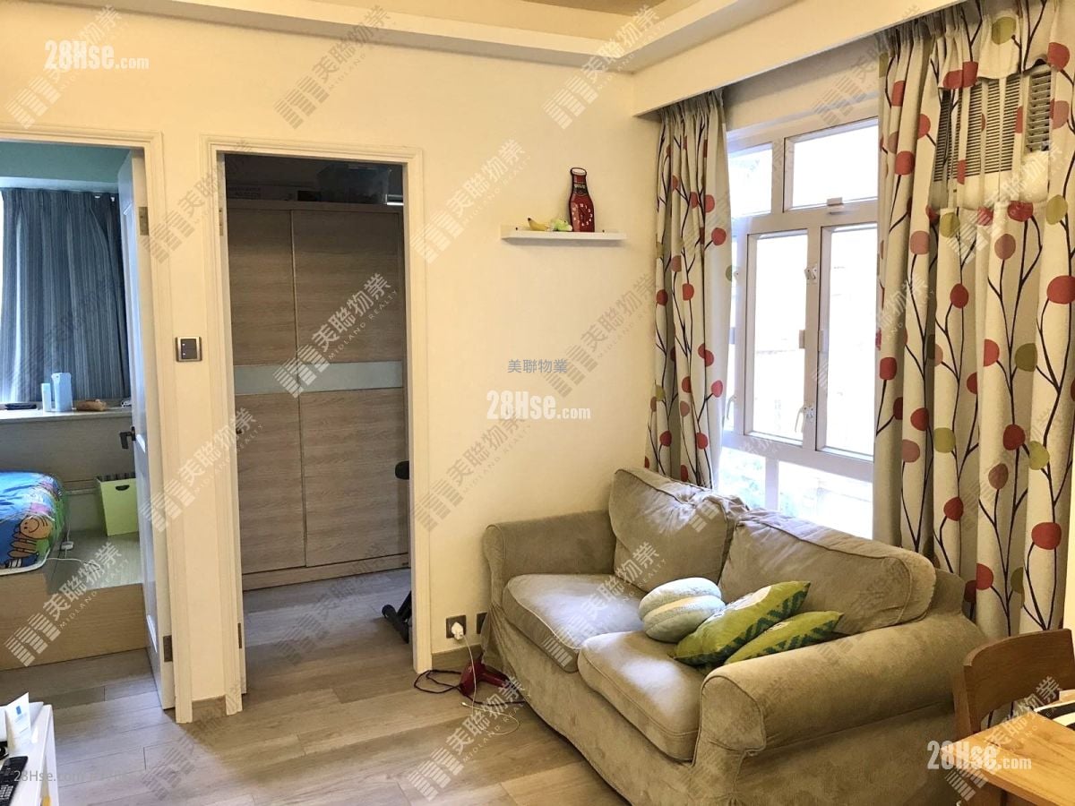 Tuen Mun Town Plaza Sell 2 Bedrooms , 1 Bathroom 325 ft²