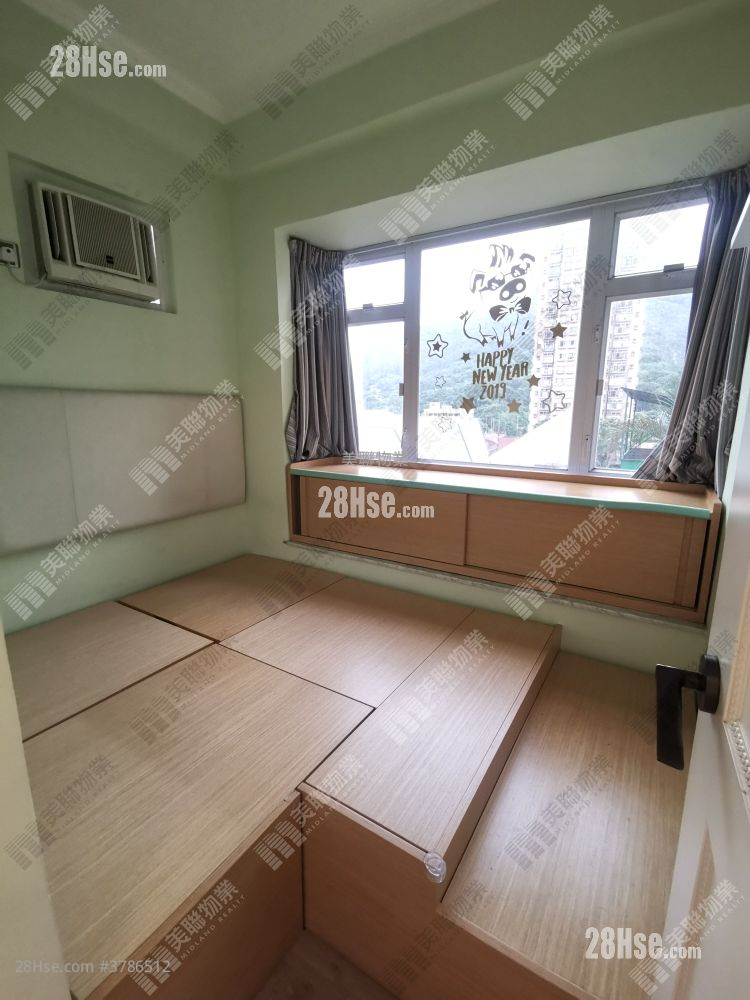 Tuen Mun Town Plaza Sell 2 Bedrooms , 1 Bathroom 325 ft²