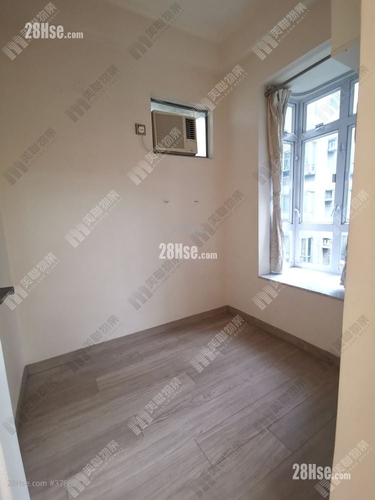 Tuen Mun Town Plaza Sell 2 Bedrooms , 1 Bathroom 325 ft²