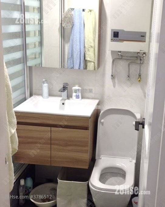 Tuen Mun Town Plaza Sell 2 Bedrooms , 1 Bathroom 325 ft²