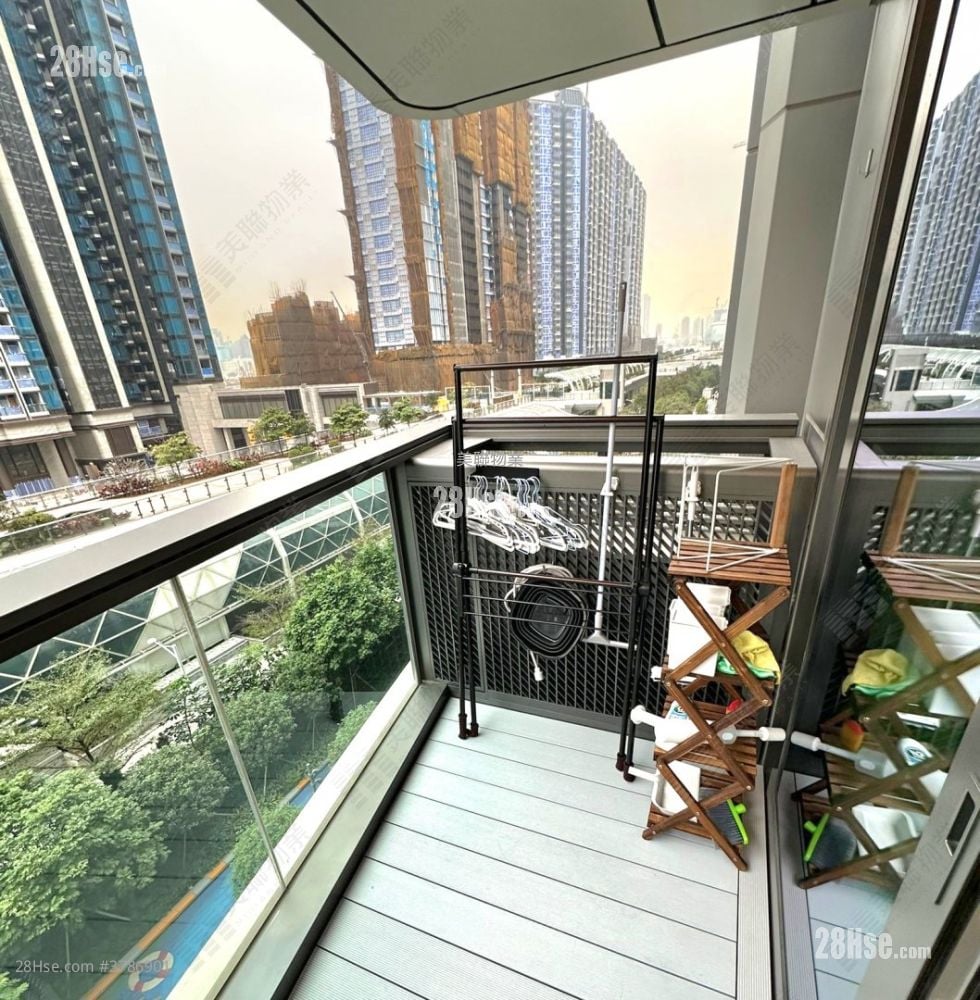 One Victoria Sell 1 Bedroom , 1 Bathroom 338 ft²