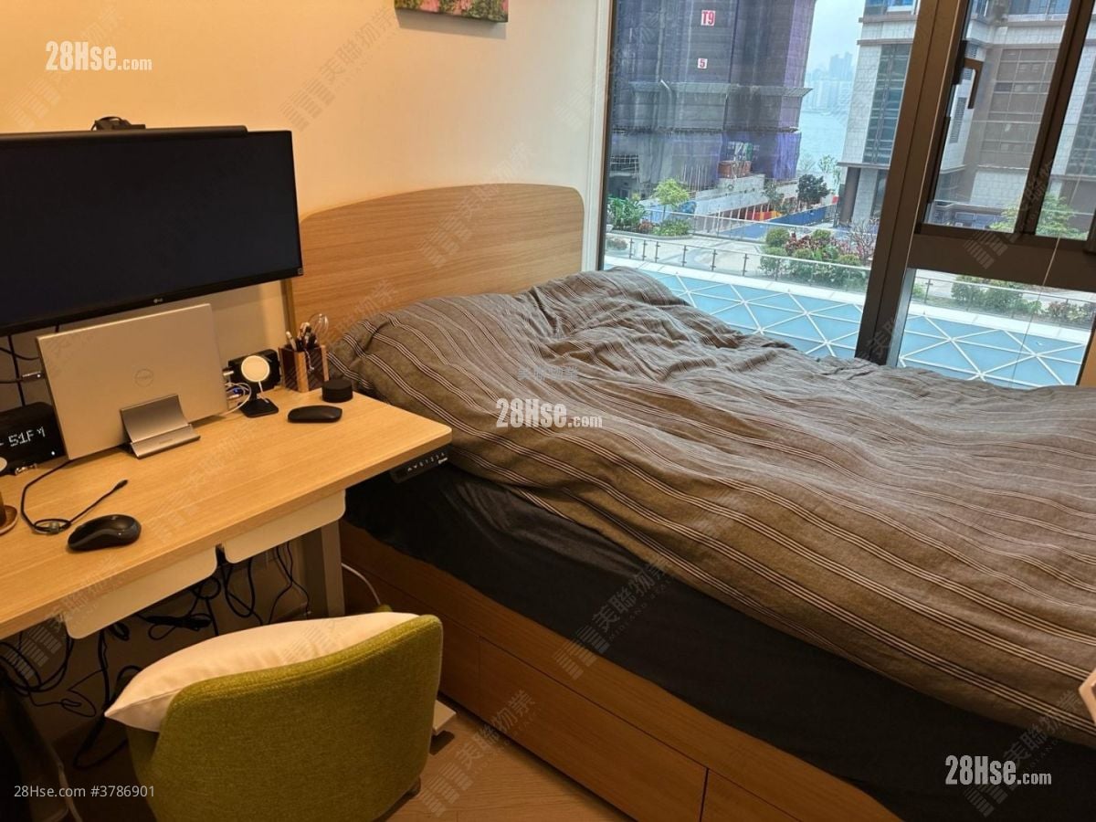 One Victoria Sell 1 Bedroom , 1 Bathroom 338 ft²