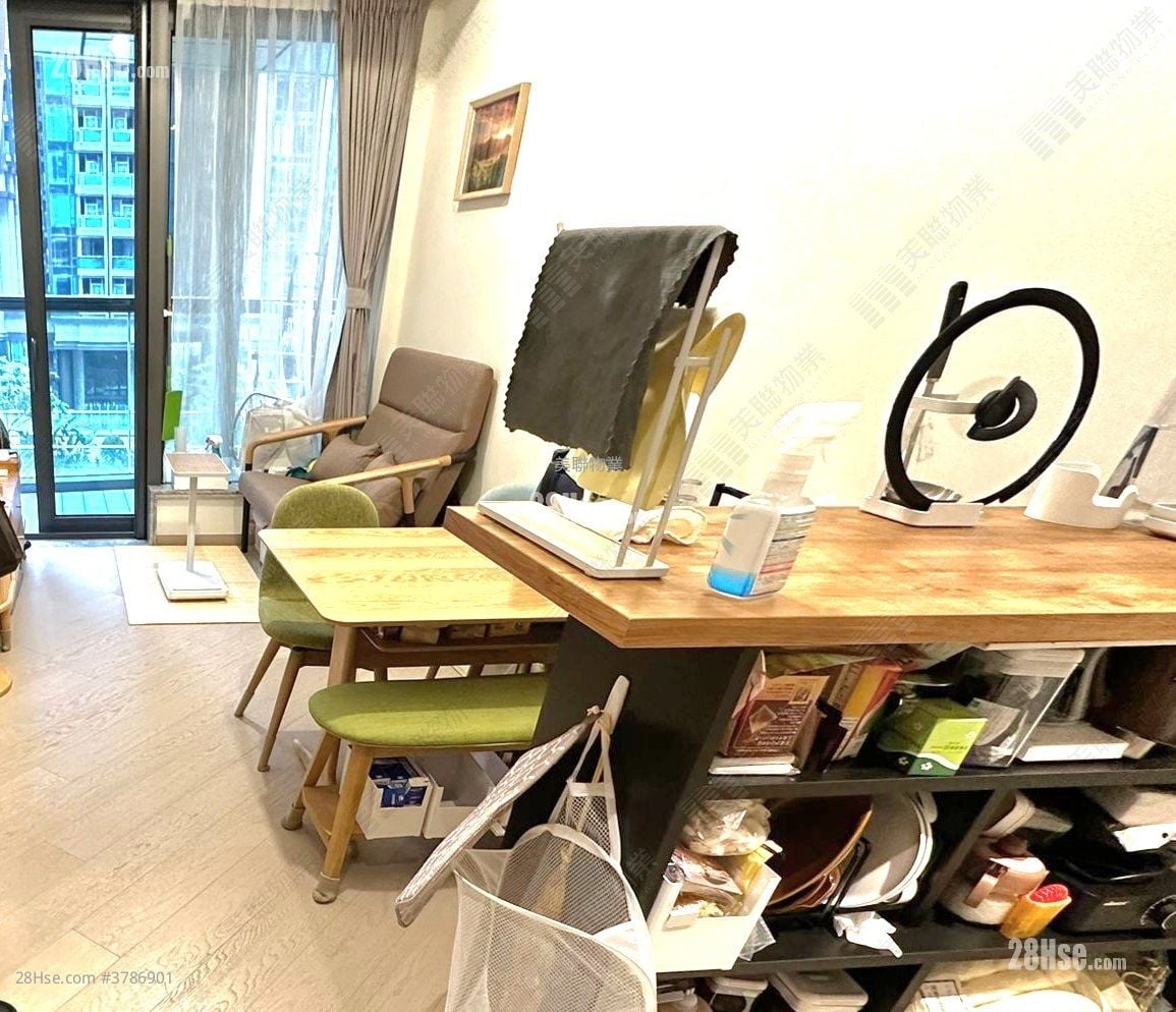 One Victoria Sell 1 Bedroom , 1 Bathroom 338 ft²