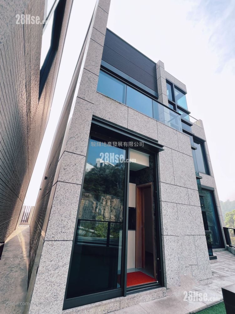 Peak Castle Sell 4 Bedrooms , 4 Bathrooms 3,357 ft²