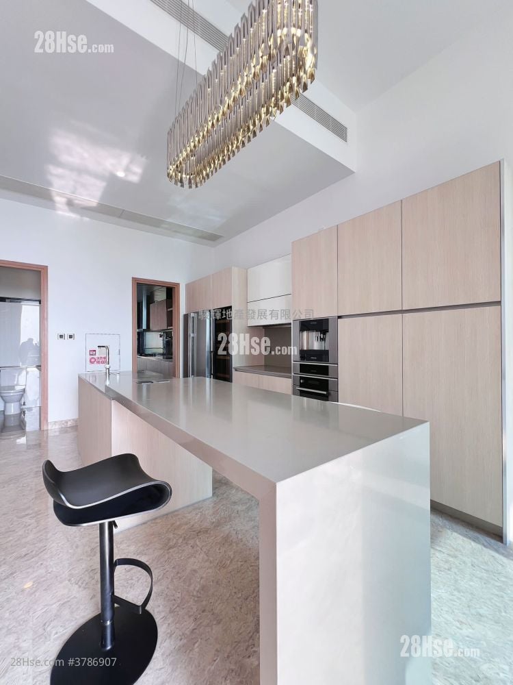 Peak Castle Sell 4 Bedrooms , 4 Bathrooms 3,357 ft²