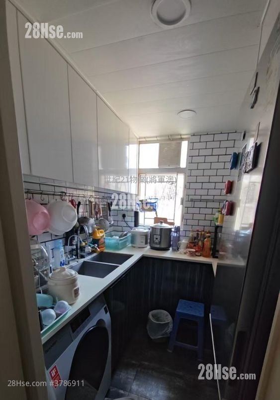 Choi Ming Court Sell 2 Bedrooms , 1 Bathroom 506 ft²