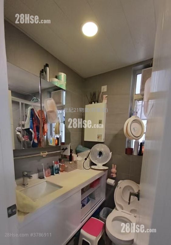 Choi Ming Court Sell 2 Bedrooms , 1 Bathroom 506 ft²