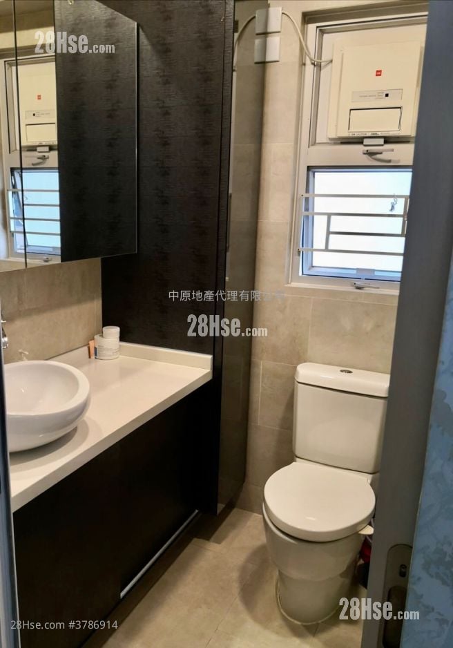 新达广场 租盘 489 平方尺