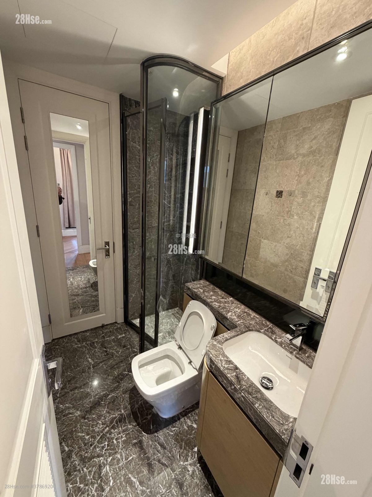 高尔夫御苑 租盘 967 平方尺