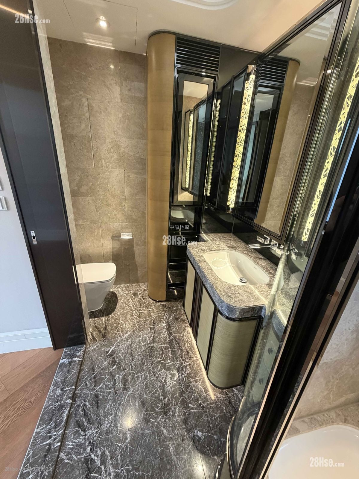 高尔夫御苑 租盘 967 平方尺