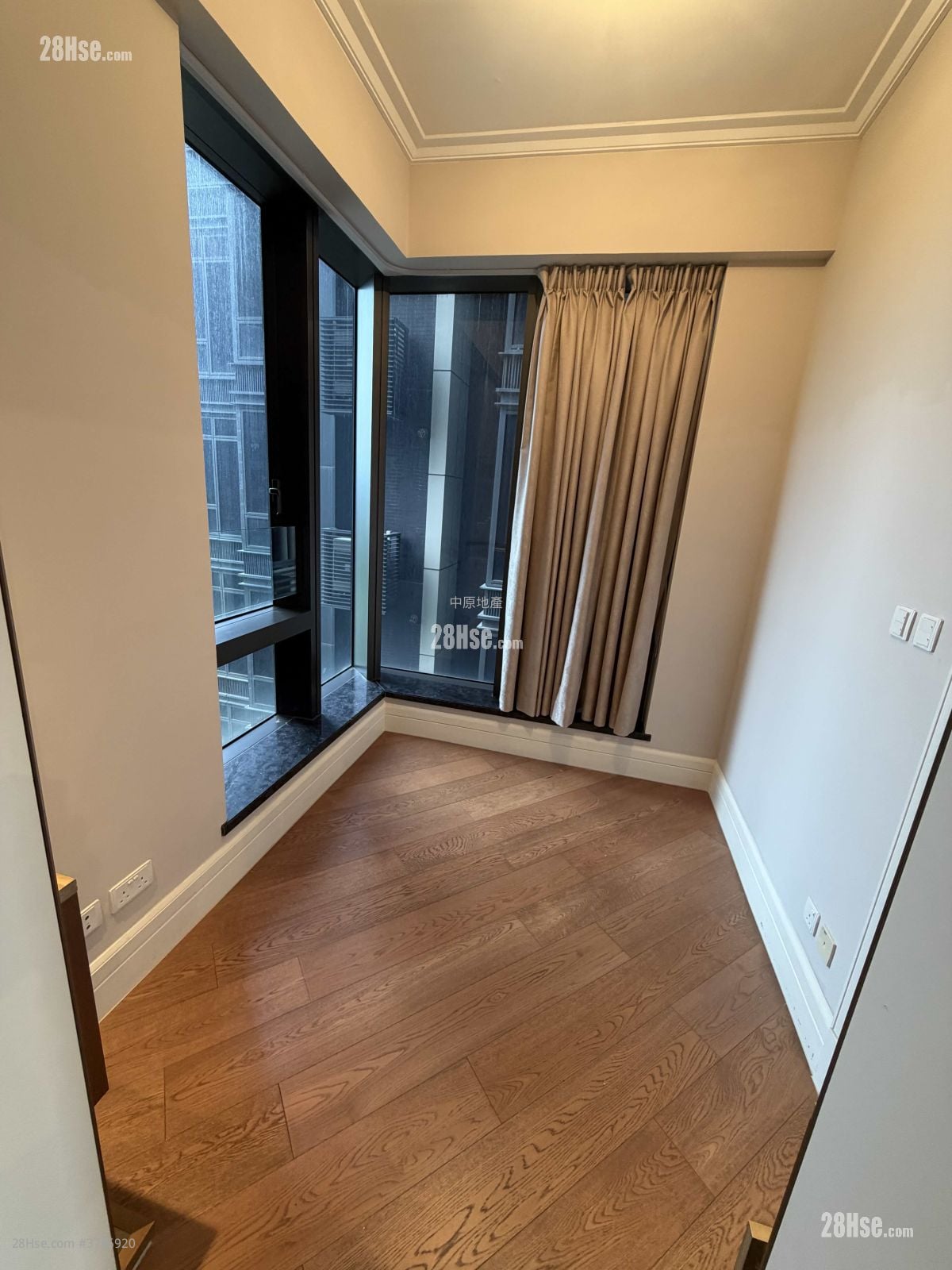 高尔夫御苑 租盘 967 平方尺