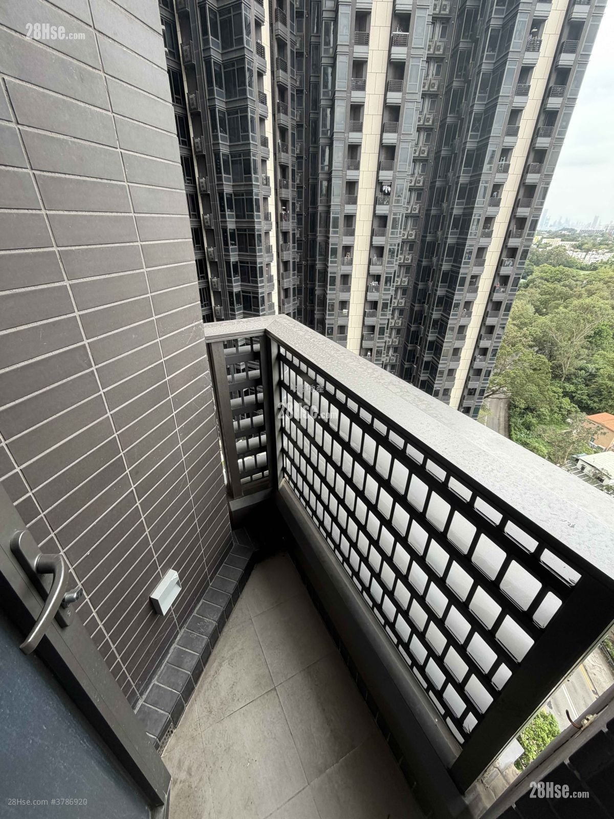 高尔夫御苑 租盘 967 平方尺