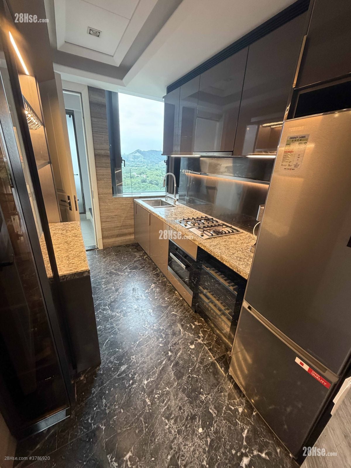 高尔夫御苑 租盘 967 平方尺