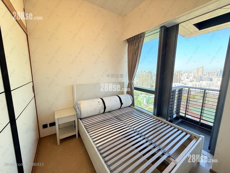 In One Rental 2 Bedrooms , 1 Bathroom 522 ft²