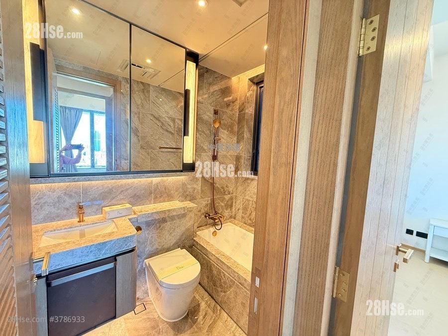 In One Rental 2 Bedrooms , 1 Bathroom 522 ft²