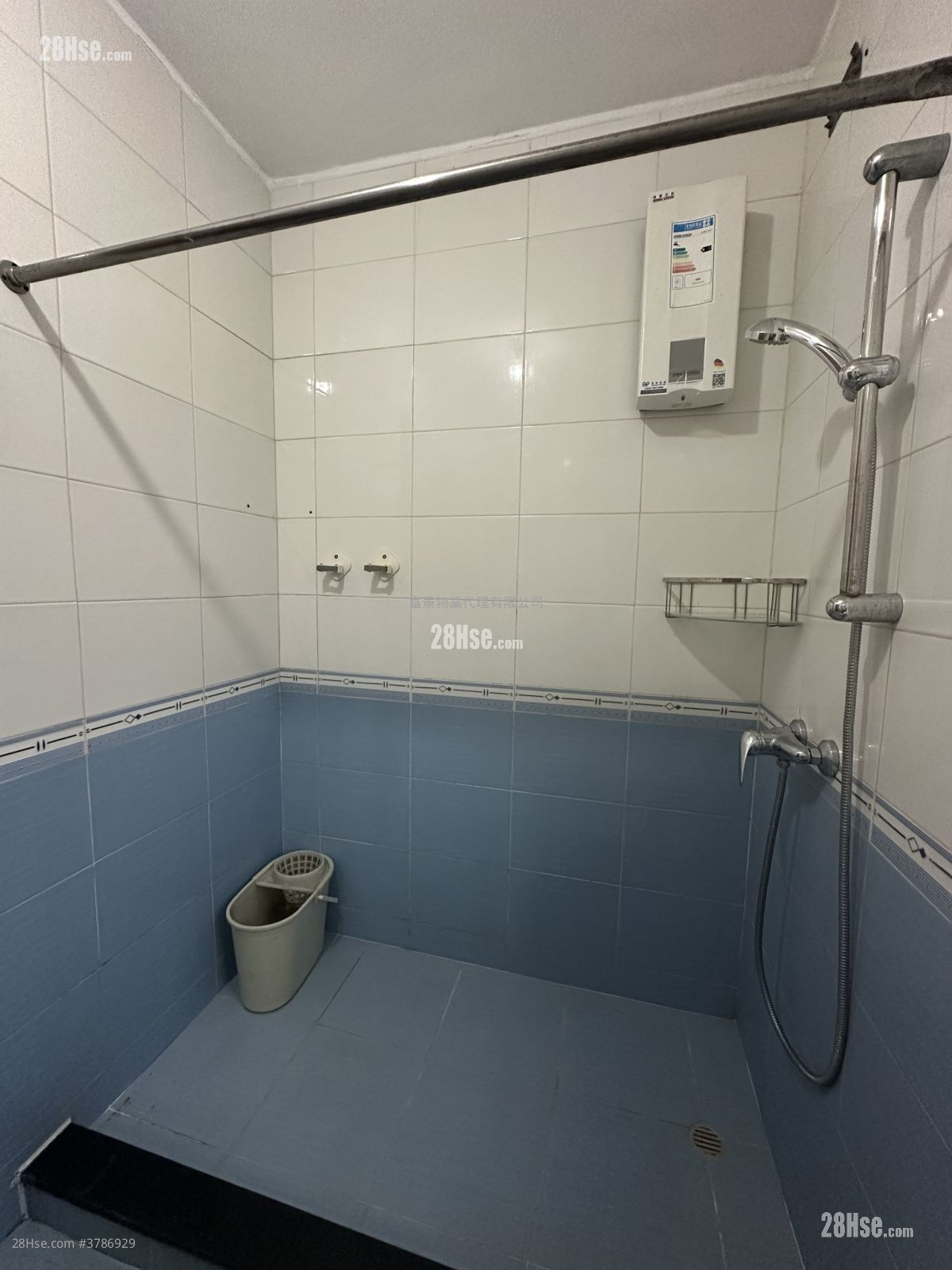 村屋 租盘 3 房 , 1 浴室 653 平方尺