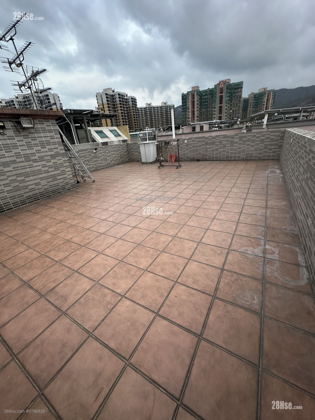 村屋 租盘 3 房 , 1 浴室 653 平方尺