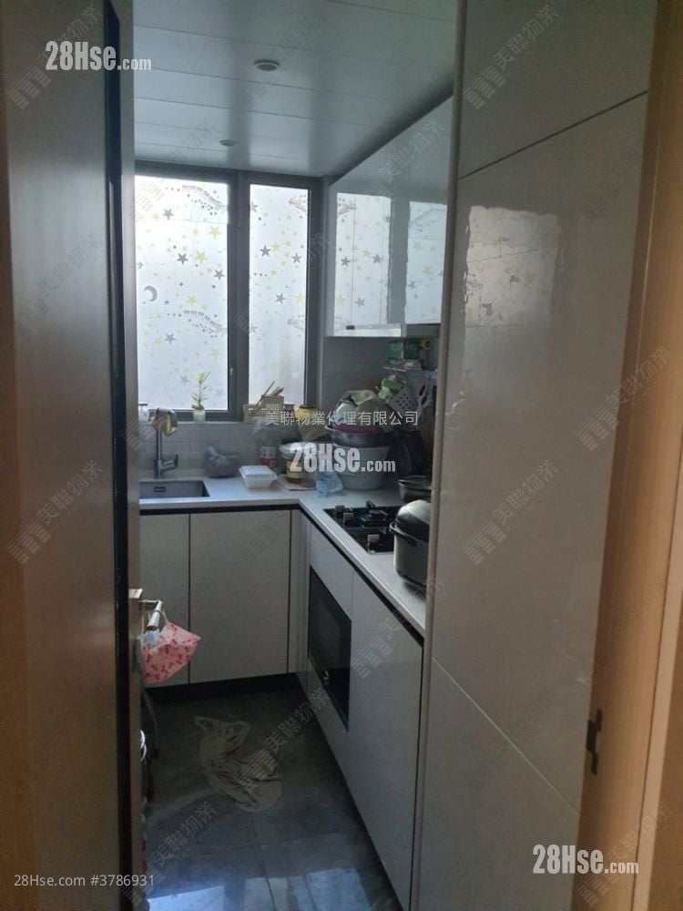 Grand Marini Sell 2 Bedrooms , 1 Bathroom 524 ft²