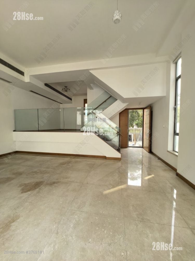 living room: The Green Sell 3 Bedrooms , 4 Bathrooms 2,039 ft²