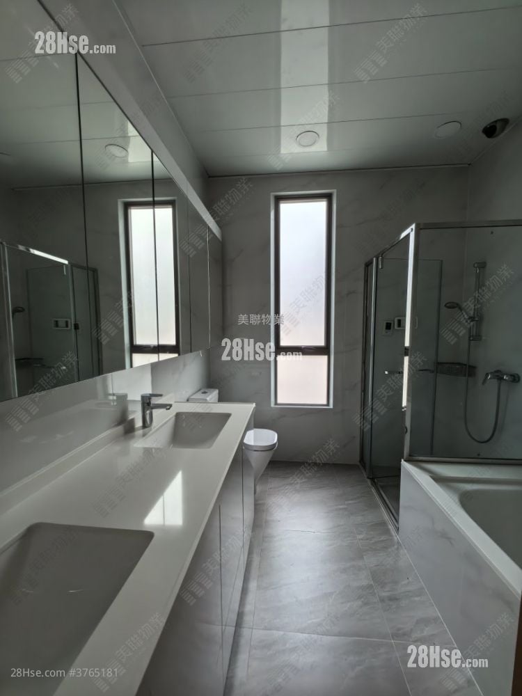 kitchen: The Green Sell 3 Bedrooms , 4 Bathrooms 2,039 ft²