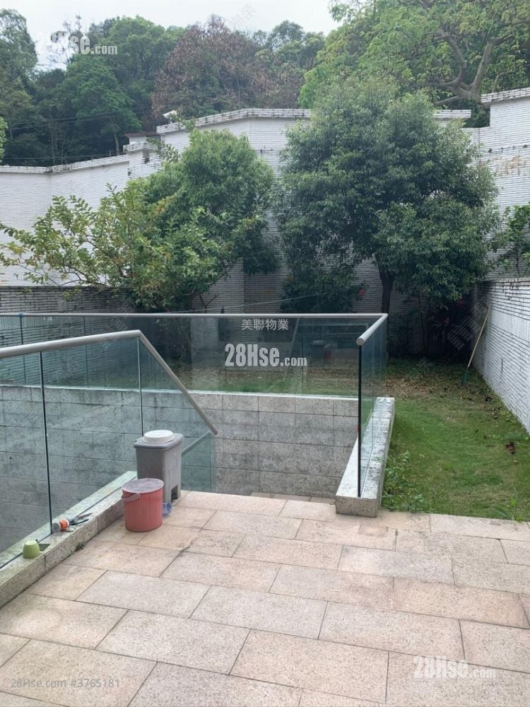 other: The Green Sell 3 Bedrooms , 4 Bathrooms 2,039 ft²