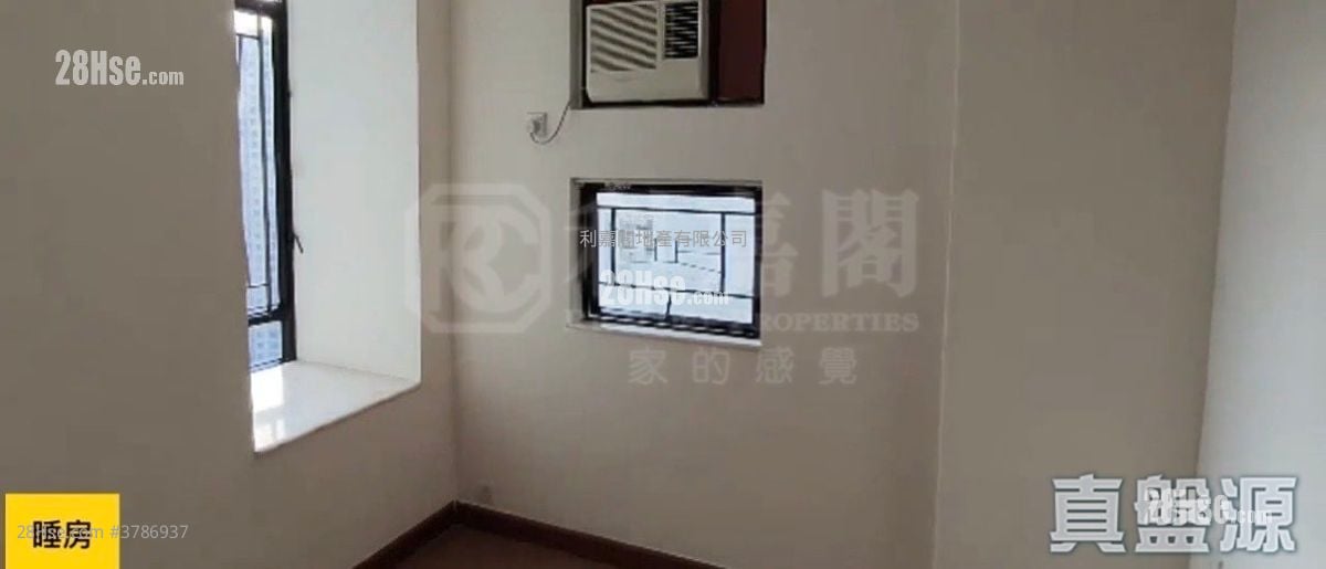 Kornhill Sell 2 Bedrooms , 1 Bathroom 461 ft²