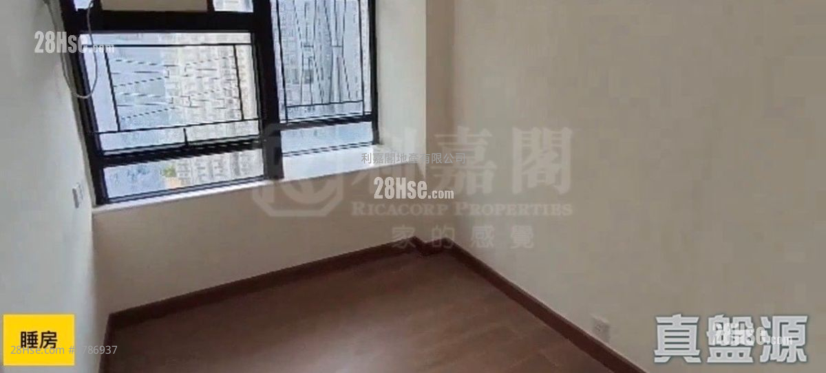 Kornhill Sell 2 Bedrooms , 1 Bathroom 461 ft²