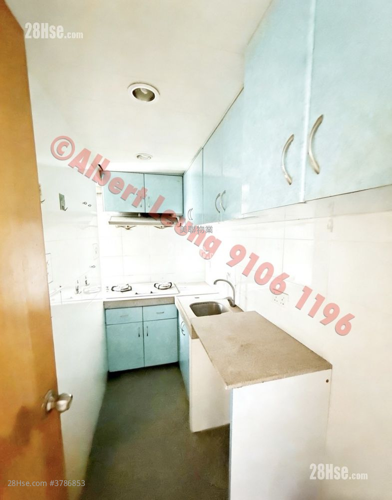 Hilton Plaza Sell 2 Bedrooms , 1 Bathroom 427 ft²