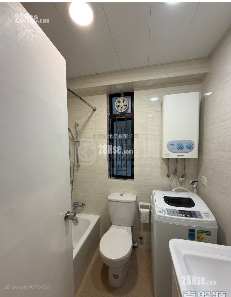 康怡花园 售盘 2 房 , 1 浴室 461 平方尺