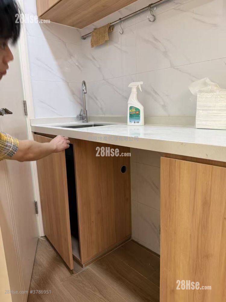 金冠大厦 租盘 1 房 , 1 浴室 325 平方尺